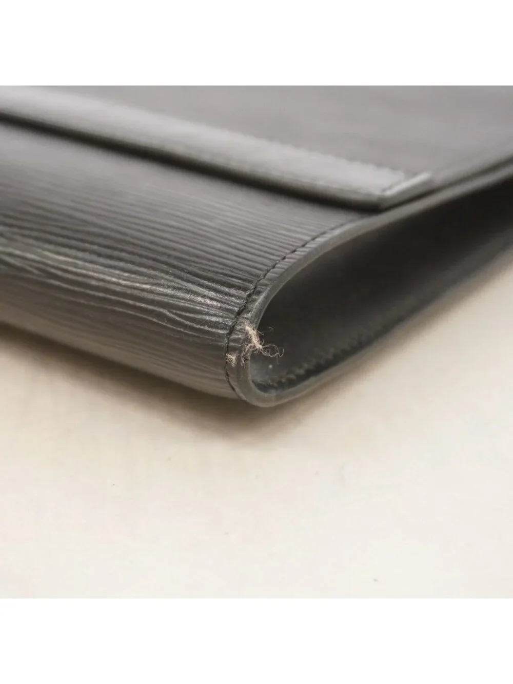 Louis Vuitton Clutch Epi Envelope Noir